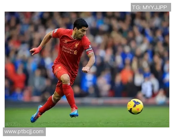 利物浦的闪电与红牌：苏亚雷斯“踩球门”名场面，英超官推重温经典